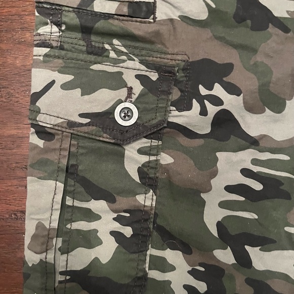 NWT Iron Twill Cargo shorts Size 40 Camo - Picture 7 of 8